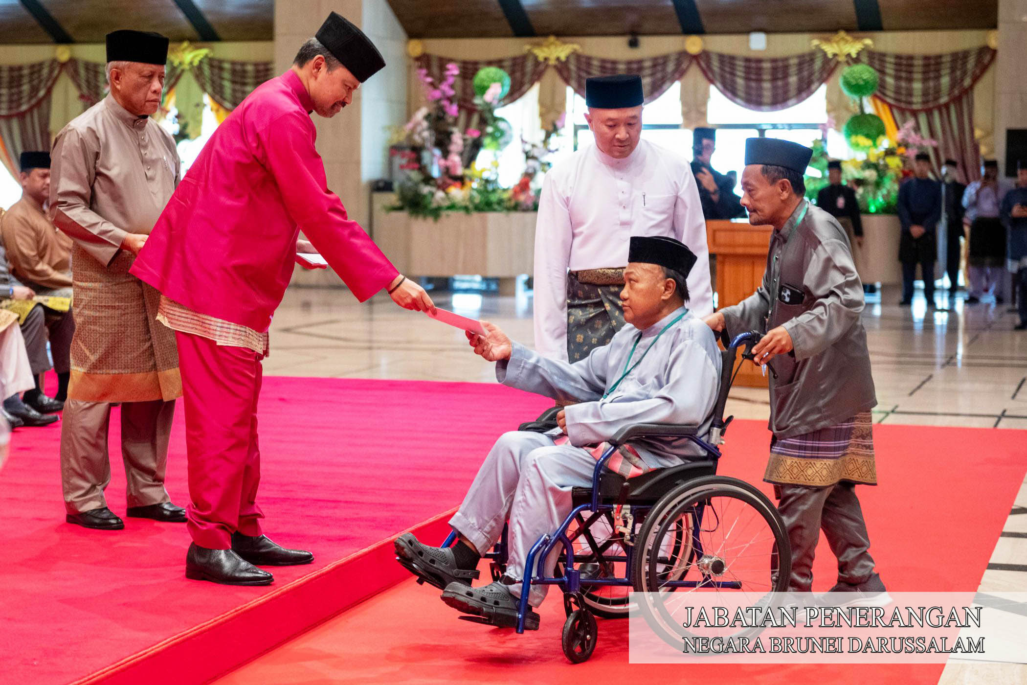 Kurnia peribadi Kebawah DYMM memperlihatkan keprihatinan berterusan