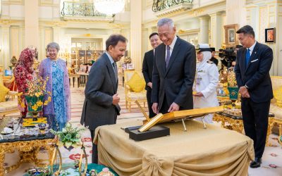 KDYMM dan KDYMM Raja Isteri berkenan menerima mengadap Menteri Kanan Republik Singapura